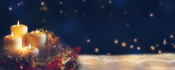 weihnachtliches kerzen gesteck