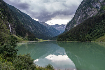 Fototapeta na wymiar Lake Stilluptal befor rain in Tyrol, Austria