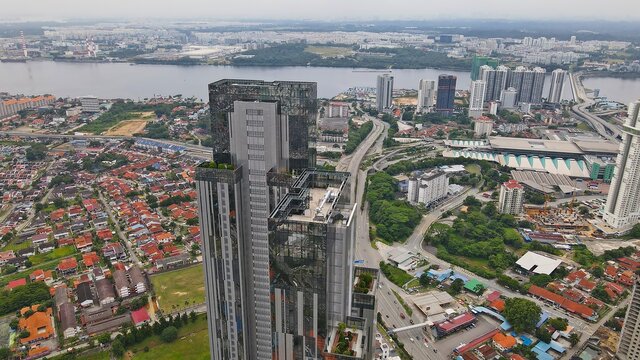 The Astaka consisting of 70 floors, is the tallest skyscraper in Johor Bahru and stands at the height of 279m or 913ft, houses 438 units of apartment including duplexes and penthouse.