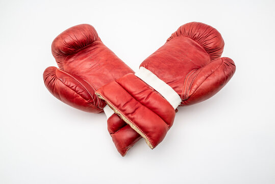 gants de boxe en cuir rouge