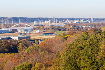 Entre la nature et l'industrie