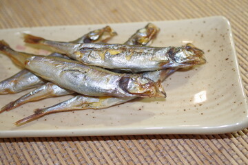 焼いたシシャモ