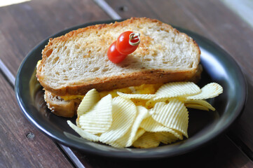 egg and cheese toast, egg and cheese toast sandwich