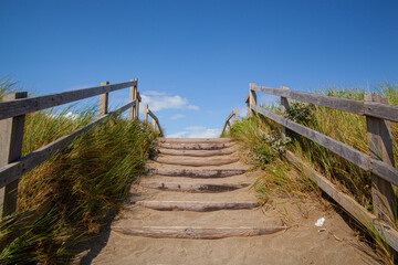 Fototapeta na wymiar Stairs to the beach