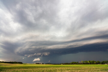 Fototapeta na wymiar Stormy sky with ominous clouds