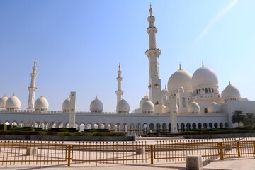 Fototapeta na wymiar The great Mosque, Abu Dhabi