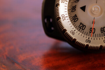 Classic compass for outdoor and underwater activity