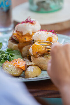 Benedict eggs
