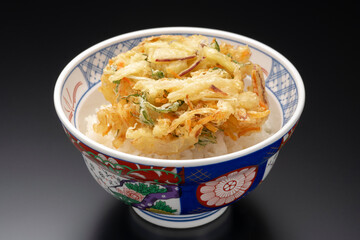 天丼（海老、かぼちゃ、茄子、ピーマン、舞茸、レンコン、さつま芋）