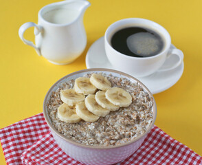 oatmeal with banana for breakfast