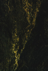 山のゴツゴツした岩肌