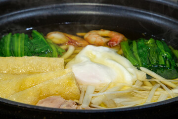 冬のアツアツ鍋焼うどん