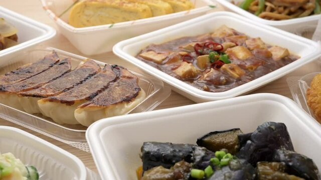 食品スーパーのお惣菜