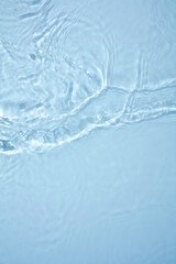 Obraz na płótnie Canvas water splash in blue