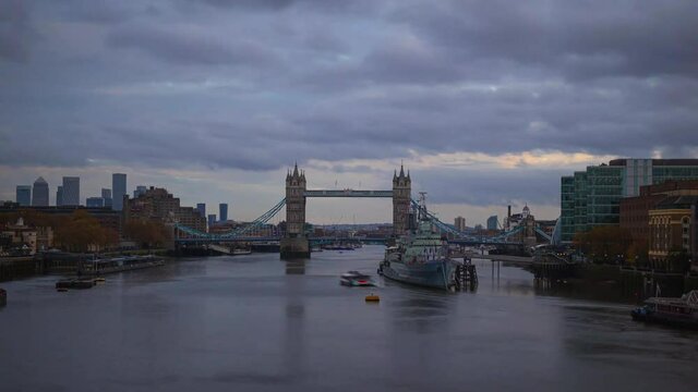 hyperlapse of Tower bridge London