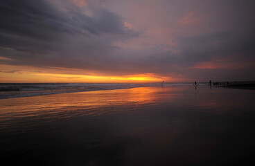 Fototapeta na wymiar Sunset view from the beach.