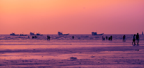 Located 40 km from the southern end of Mumbai, Gorai beach is the essential break you were looking for as it offers serenity for peace lovers. 