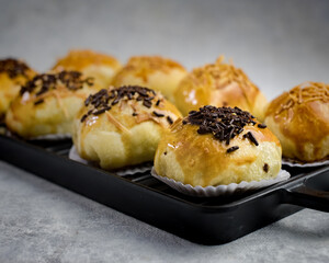 Banana balen served on tray