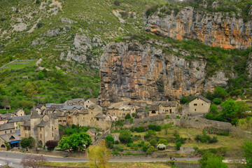 Fototapeta na wymiar Village au pied de la montagne, la Malène (48210) , Lozère en Occitanie, France