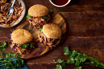 Pulled pork burgers