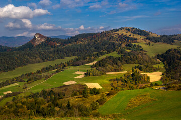 Fototapeta na wymiar Rabstin and Slachtovsky mounts in autumn, view from near Aksamitka summit. Pieniny Mountains, Slovakia.