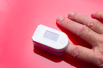 Blood oxygen meter and heart rate.