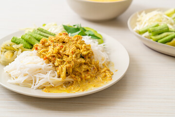 Thai Rice Noodles with Crab Curry and Variety Vegetables
