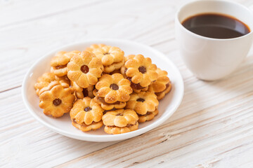 biscuit with pineapple jam