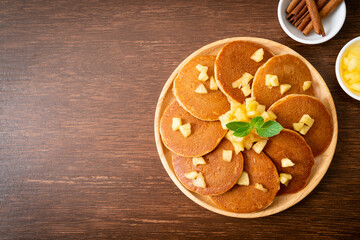 apple pancake or apple crepe