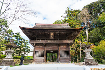 日本　静岡県袋井市、遠州三山の一つ法多山尊永寺の仁王門	
