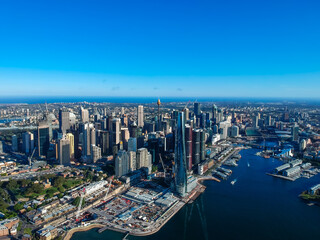 Obraz premium Panoramic Aerial views of Sydney Harbour with the bridge, CBD, North Sydney, Barangaroo, Lavender Bay and boats in view