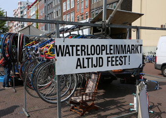 Dutch language text meaning WATER LOOP MARKET is always a party