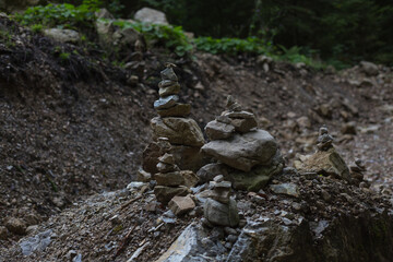 Steinmandl auf dem Weg nach Gerstruben