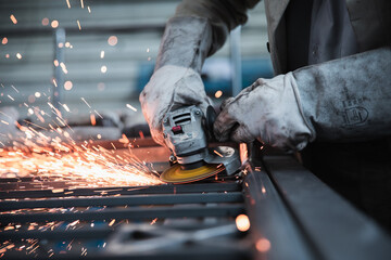 Planing and construckting metal