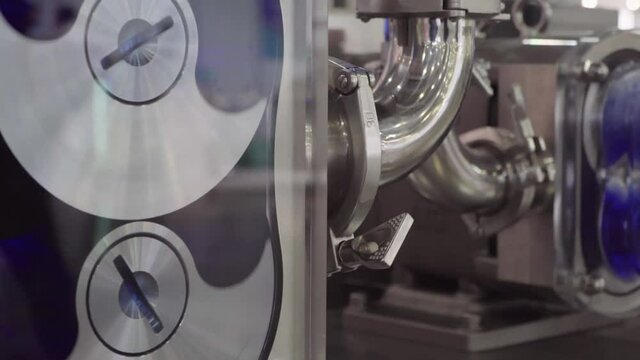 Equipment for pharmaceutical and chemical industry, rotary pumps operation