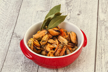 Pickled mussels in the bowl