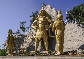 Fototapeta na wymiar Murdeshwar is a city in India on the coast of the Arabian Sea, famous for its two main attractions: the statue of Shiva and the tower of the gopuram.