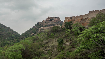 Fototapeta na wymiar The Great Wall of India is called the fortress walls of Kumbalgarh Fort, India