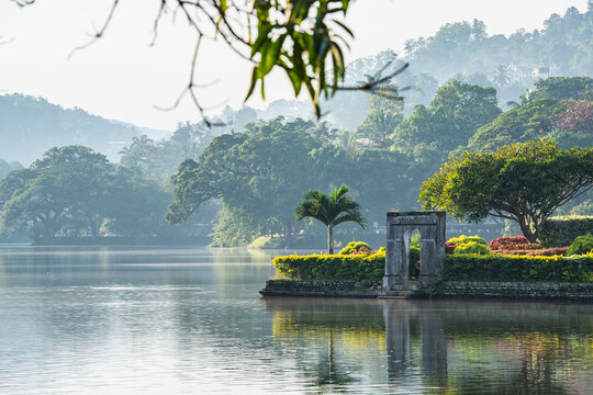 Island in the middle of Lake in Kandy / Sri Lanka