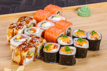 Japanese cuisine sushi and roll set