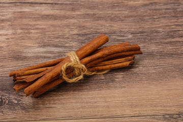 Aroma Cinnamon stick heap isolated