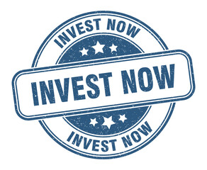 invest now stamp. invest now label. round grunge sign