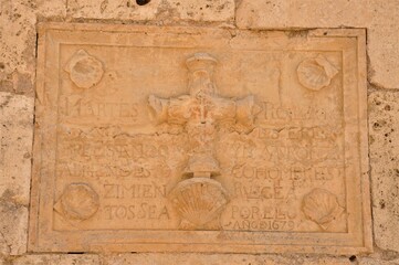 Inscripción en el monasterio de Uclés de un accidente laboral producido en 1679 en el que murieron cinco hombres