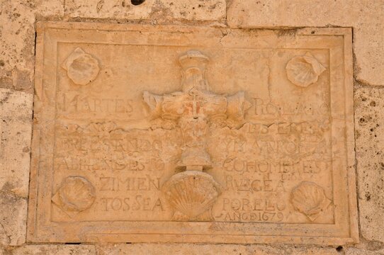 Inscripci&oacute;n en el monasterio de Ucl&eacute;s de un accidente laboral producido en 1679 en el que murieron cinco hombres