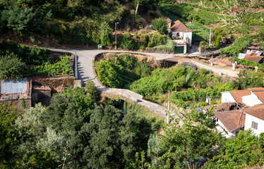 Fototapeta na wymiar caminho da Ponte Cavalar path (Ponte do Abade ou Ponte Pousafoles), Vila Marim, municipality of Mesao Frio, Vila Real district, Douro, Portugal