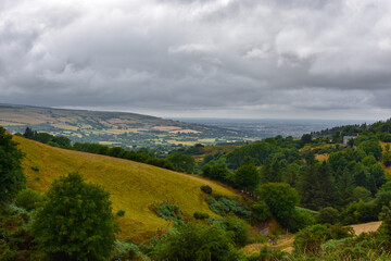 Fototapeta premium Cloudy Irish Countryside Mountains