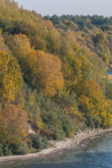Obraz premium beautiful autumn landscape picturesque lakeside