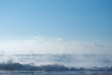 早朝の海霧