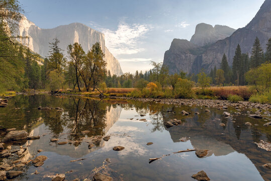 Yoesmite National Park's "Valley View" hazy sky November 2020. 