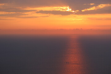 Fototapeta premium fiery sunset at sea